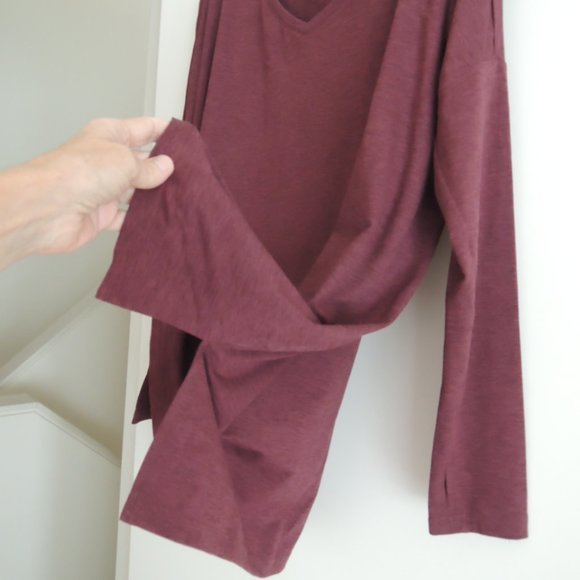 Ladies Top Size XL Burgundy L/S Thumbhole Relaxed Tunic - Wander by Hottotties - Picture 4 of 9